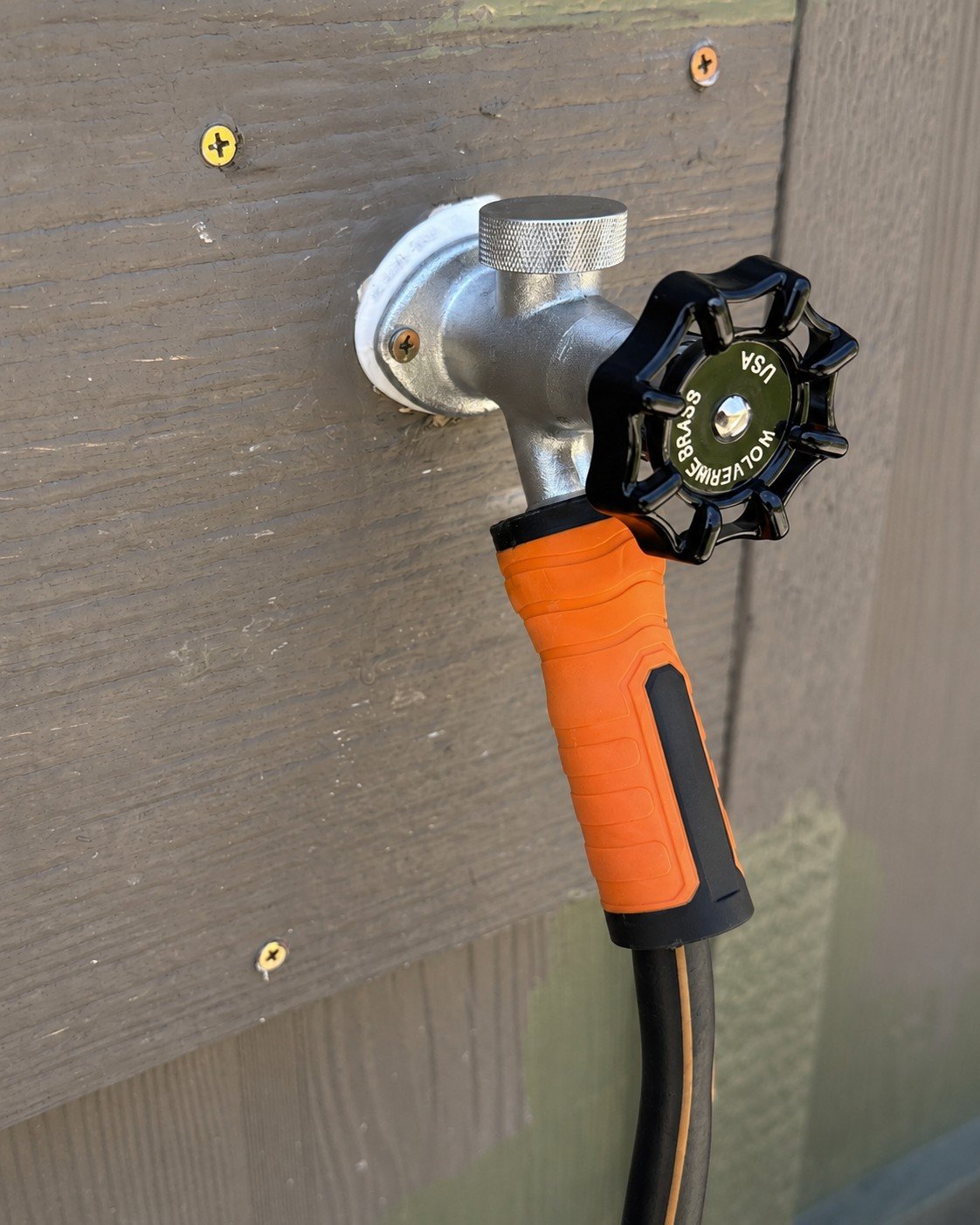 Outdoor hose bib